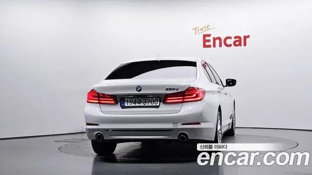BMW 5 Series 2018 — Фото 3/20