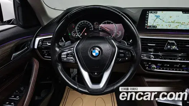 BMW 5 Series 2018 — Фото 12/20