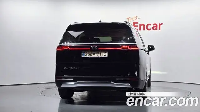 Kia Carnival 2021 — ფოტო 9/31