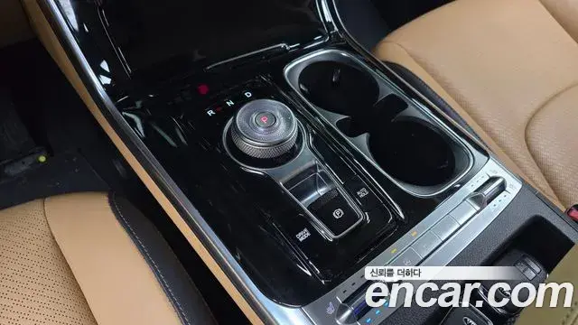 Kia Carnival 2021 — ფოტო 24/31
