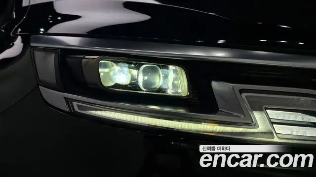 Kia Carnival 2021 — ფოტო 15/31