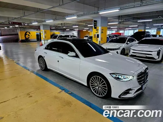 Mercedes-Benz S-Class 2024 — Фото 2/20