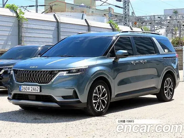 Kia Carnival 2023 — Фото 1/20
