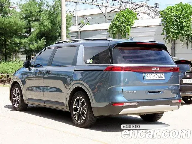 Kia Carnival 2023 — Фото 3/20
