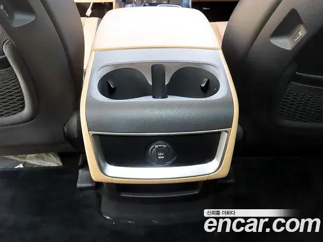Kia Carnival 2023 — Фото 17/20