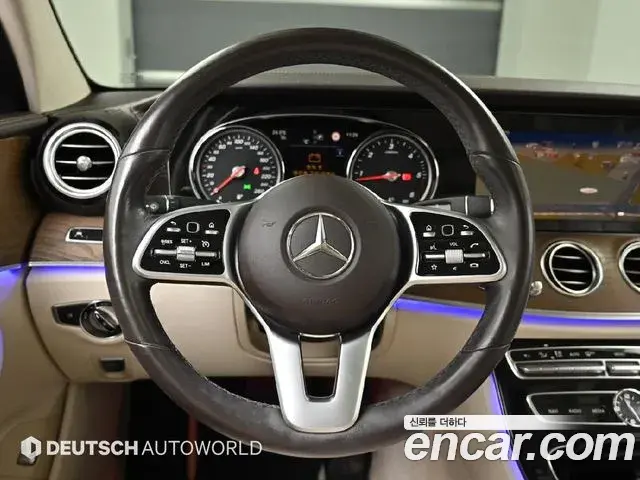 Mercedes-Benz E-Class 2019 — Фото 11/20