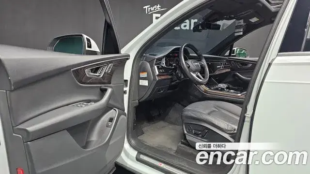 Audi Q7 2022 — Фото 10/20