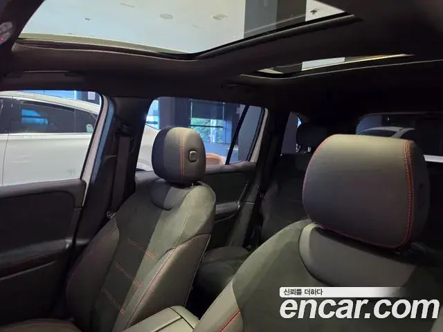 Mercedes-Benz GLB-Class 2026 — Фото 19/20