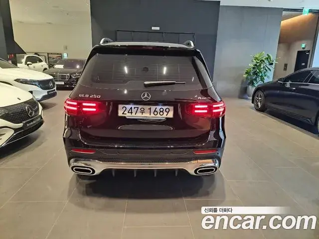 Mercedes-Benz GLB-Class 2025 — Фото 3/20