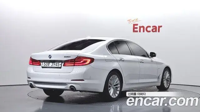 BMW 5 Series 2018 — Фото 1/20
