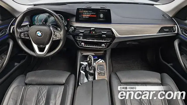BMW 5 Series 2018 — Фото 9/20