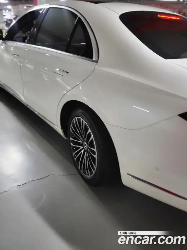 Mercedes-Benz S-Class 2022 — Фото 17/20