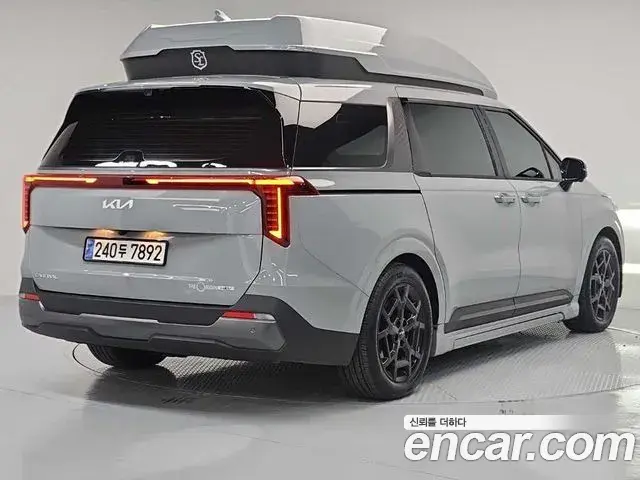 Kia Carnival 2024 — Şəkil 10/18