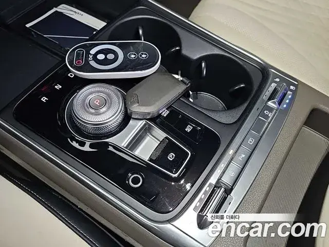 Kia Carnival 2024 — Şəkil 9/18