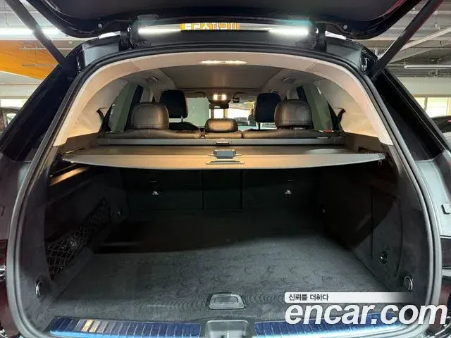 Mercedes-Benz GLE-Class 2021 — Фото 19/20