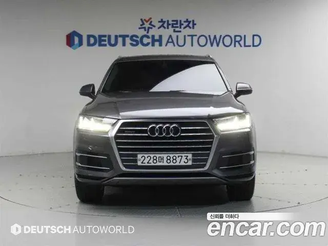Audi Q7 2019 — Фото 2/20
