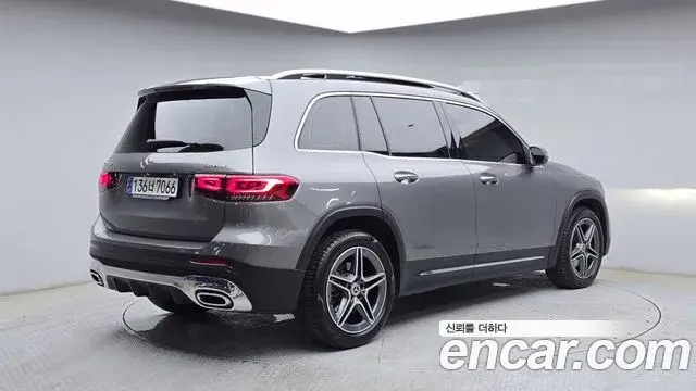 Mercedes-Benz GLB-Class 2023 — Фото 2/20