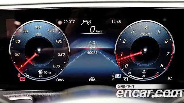 Mercedes-Benz GLB-Class 2023 — Фото 7/20