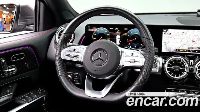 Mercedes-Benz GLB-Class 2023 — Фото 13/20