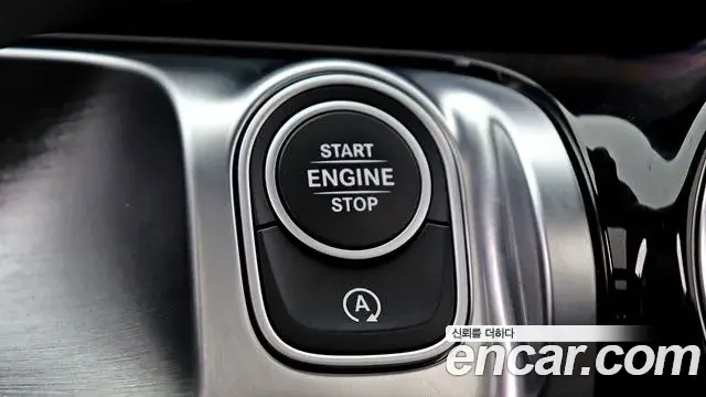 Mercedes-Benz GLB-Class 2023 — Фото 19/20