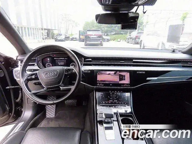 Audi A8 2020 — Фото 10/20