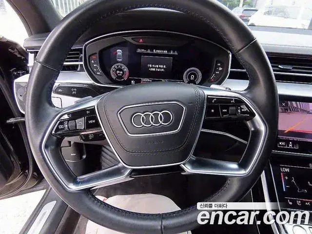 Audi A8 2020 — Фото 12/20