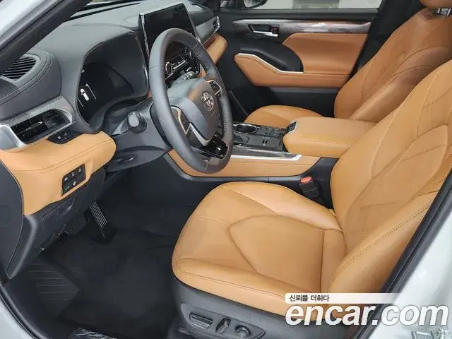 Toyota Highlander 2025 — Фото 9/20