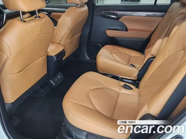 Toyota Highlander 2025 — Фото 11/20