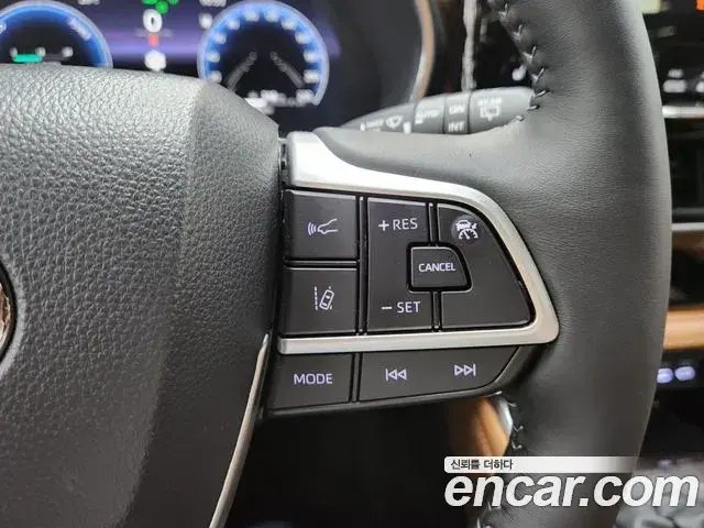 Toyota Highlander 2025 — Фото 13/20