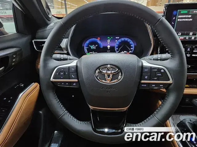 Toyota Highlander 2025 — Фото 14/20
