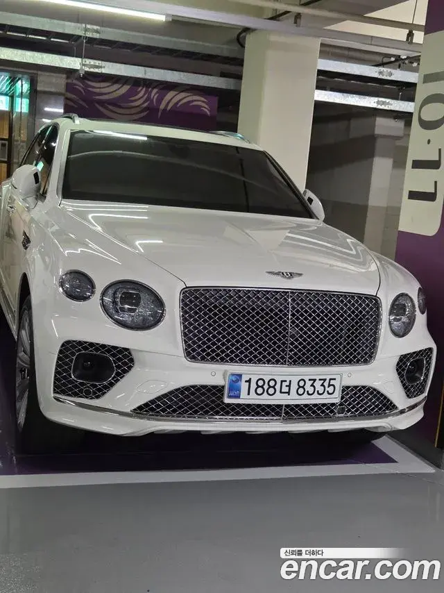 Bentley Bentayga 2021 — Фото 5/20