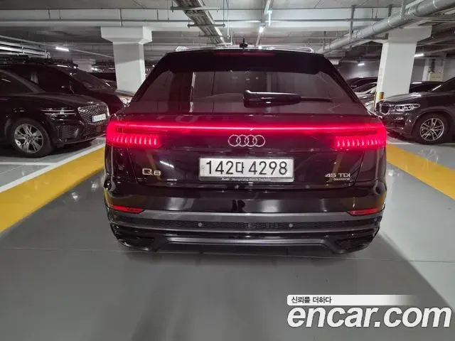 Audi Q7 2021 — Фото 6/20