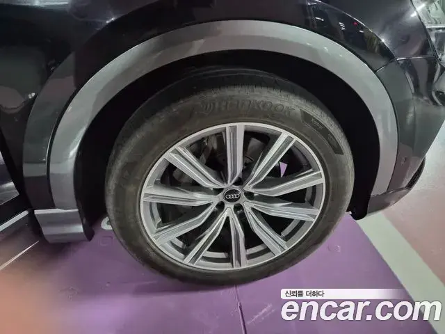 Audi Q7 2021 — Фото 14/20