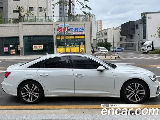Audi A6 2023 — Фото 2/11
