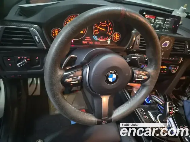 BMW 3 Series 2018 — Фото 10/20