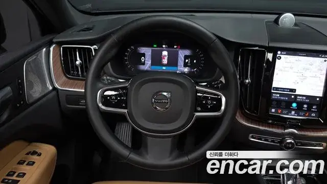 Volvo XC60 2023 — Фото 15/20