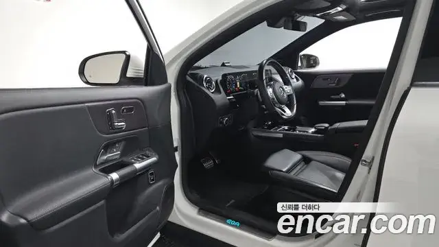 Mercedes-Benz EQA 2023 — ფოტო 13/36