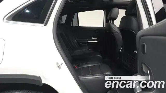 Mercedes-Benz EQA 2023 — ფოტო 18/36