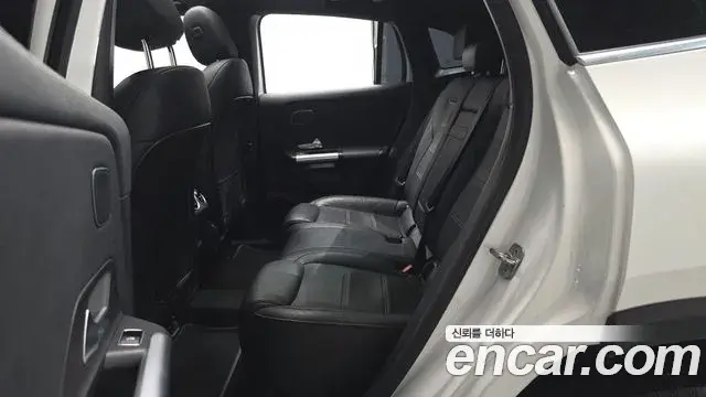 Mercedes-Benz EQA 2023 — ფოტო 31/36