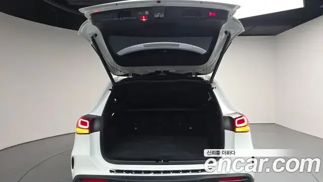 Mercedes-Benz EQA 2023 — ფოტო 35/36