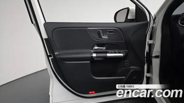 Mercedes-Benz EQA 2023 — ფოტო 28/36