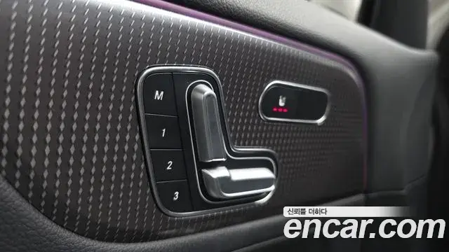 Mercedes-Benz EQA 2023 — ფოტო 8/36