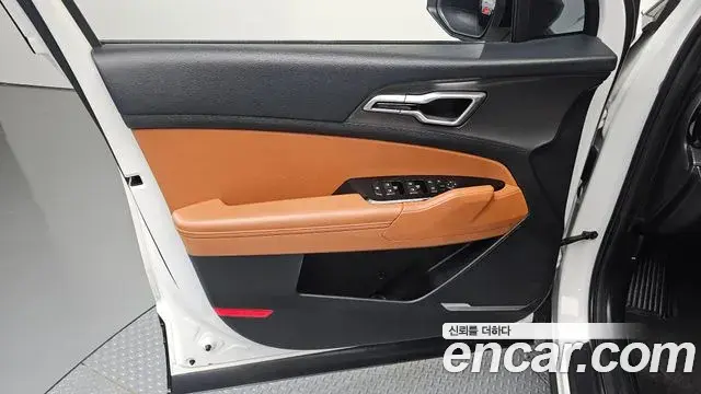 Kia Sportage 2022 — Photo 9/32