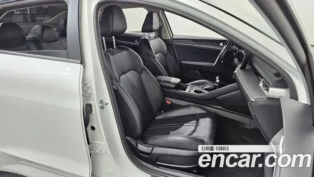 Kia K5 2022 — Photo 26/30