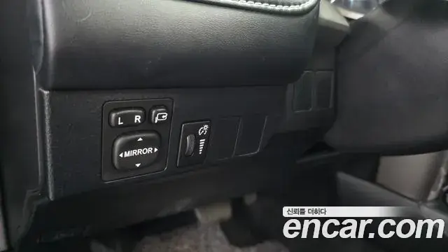 Toyota RAV4 2018 — Photo 12/32