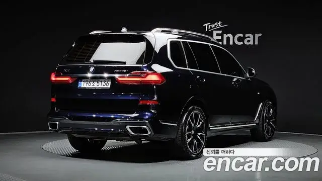 BMW X7 2022 — Фото 2/20