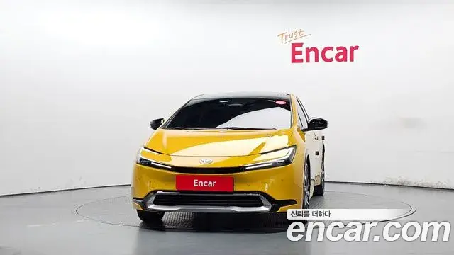 Toyota Prius 2023 — Фото 3/20