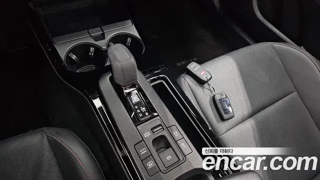 Toyota Prius 2023 — Фото 9/20