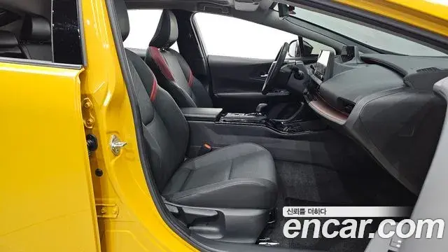 Toyota Prius 2023 — Фото 10/20