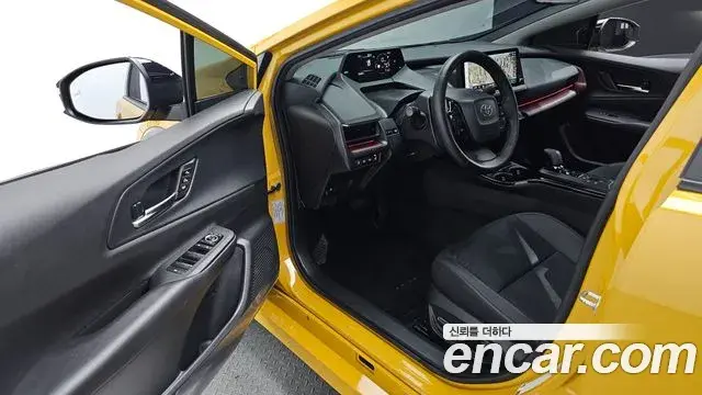 Toyota Prius 2023 — Фото 11/20